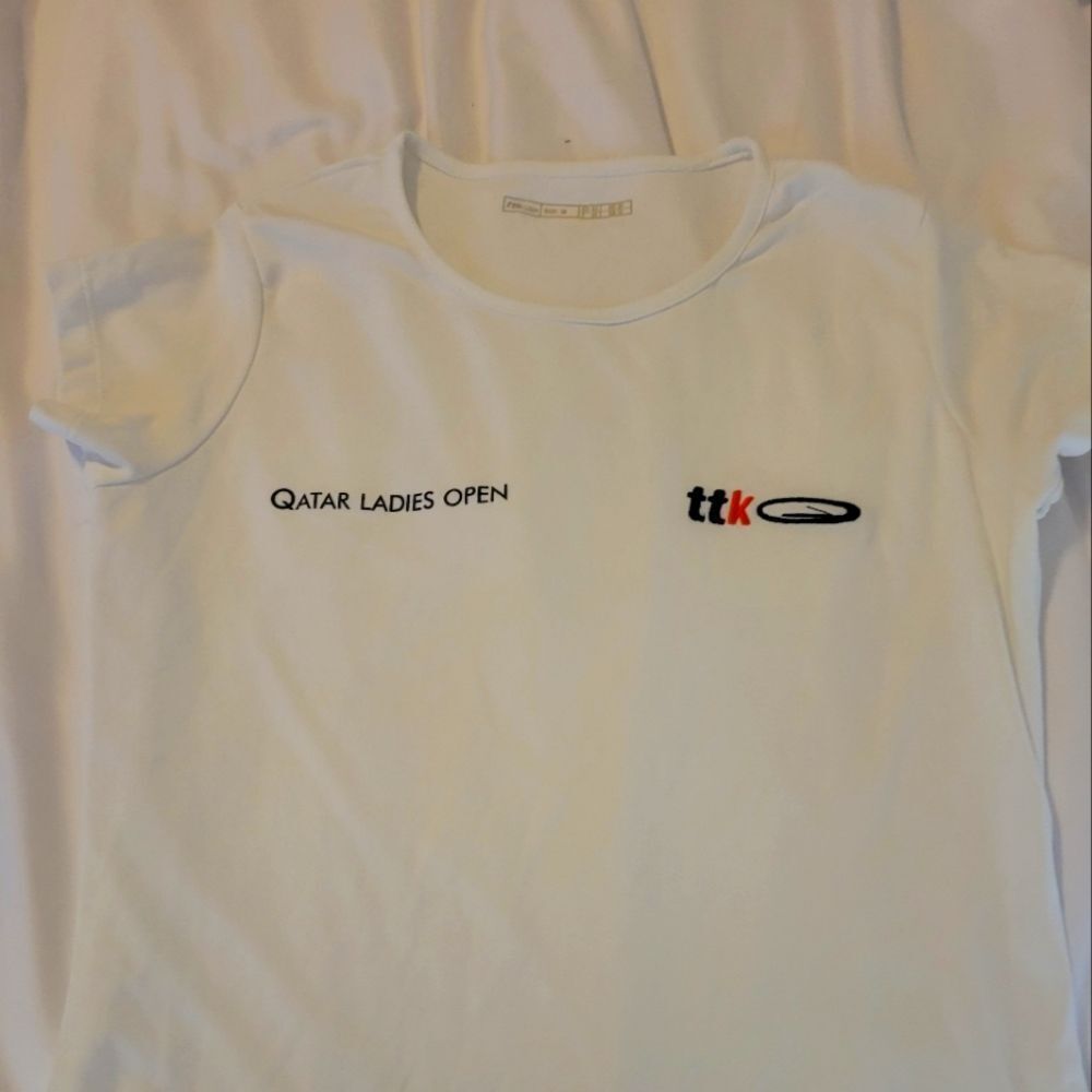 Women's athletic Tennis Shirt Sz M